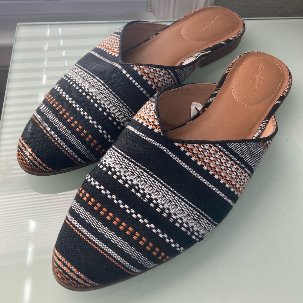Universal Thread Mules Size 10
